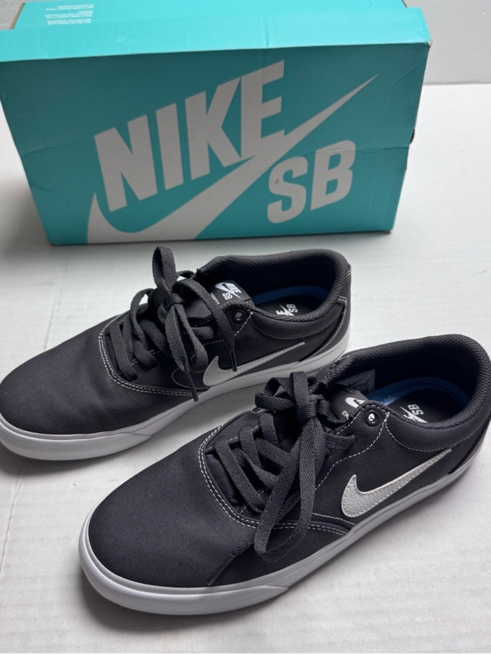 Nike SB Charge Canvas Skate Sneakers Thunder Gray/White Men's: 8 Women's: 9.5